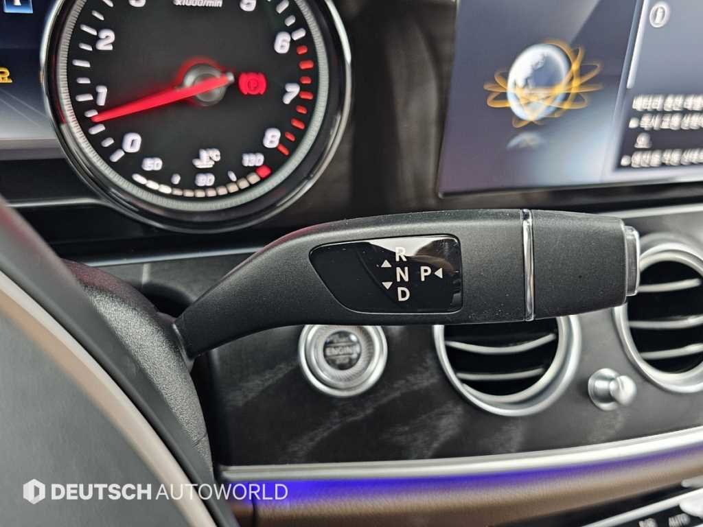 Mercedes Benz E class - Vista 9