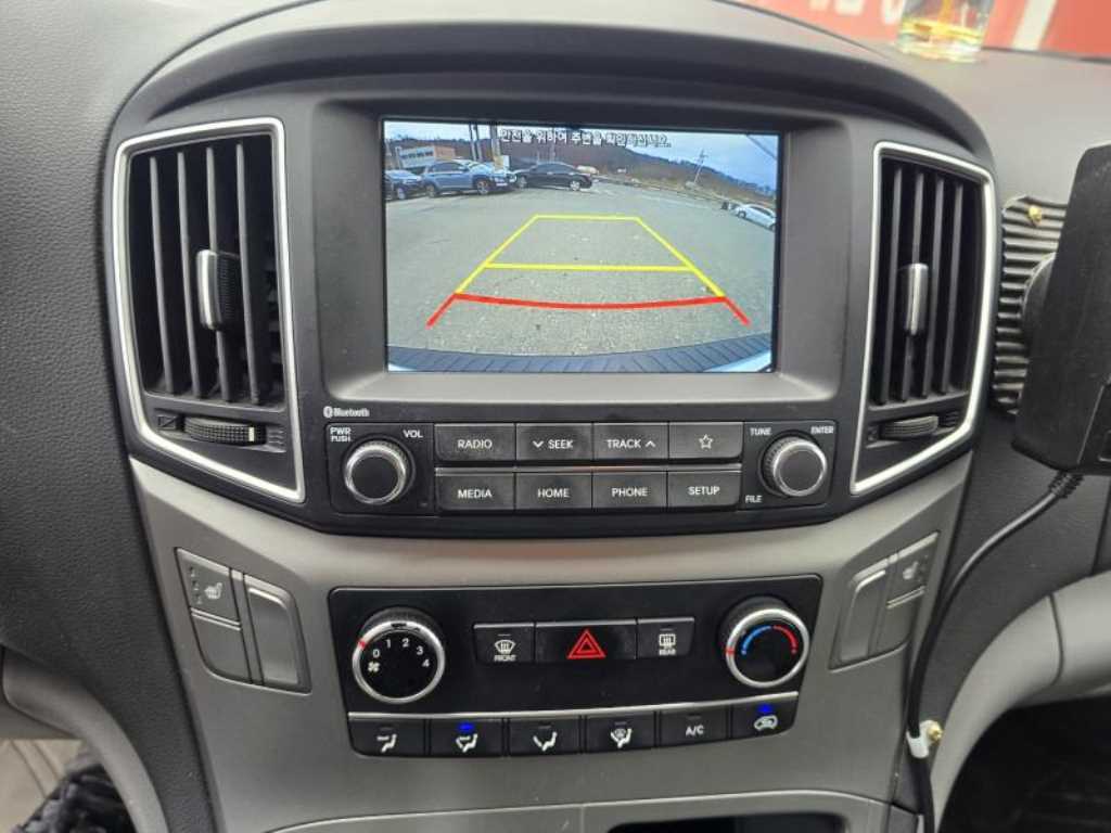 HYUNDAI Starex - Vista 10