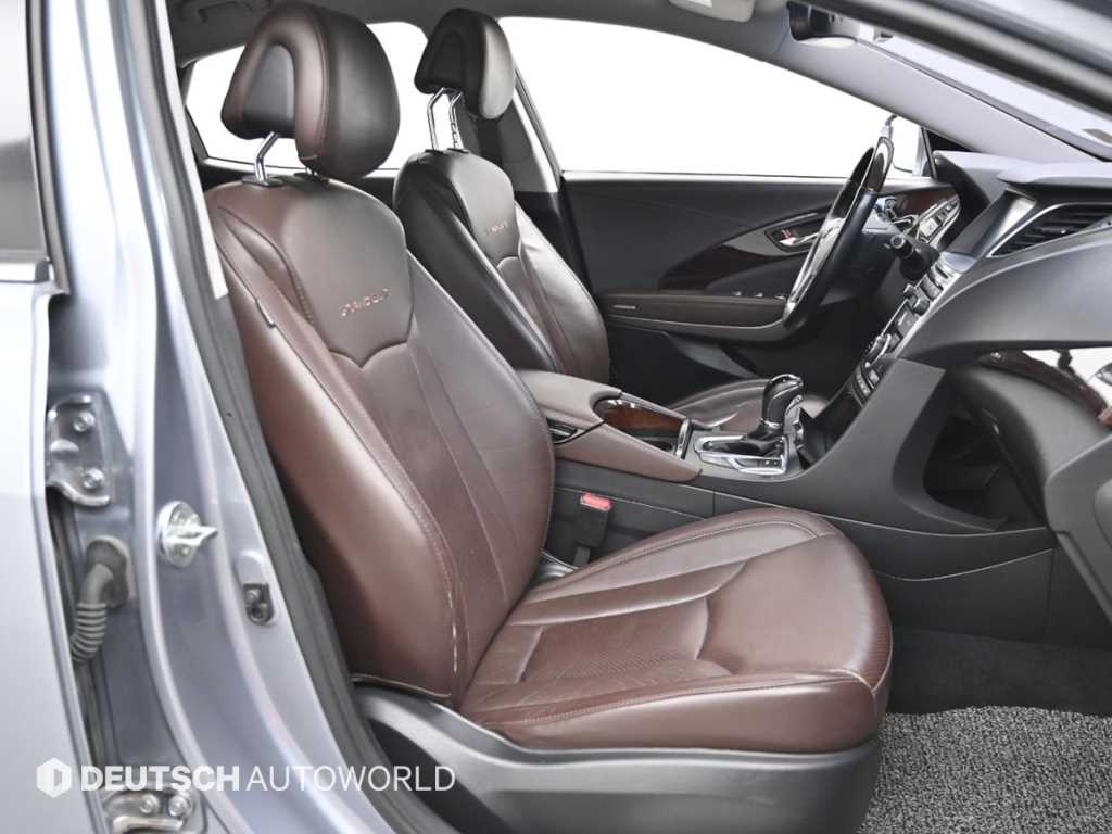 HYUNDAI Grandeur - Vista 10