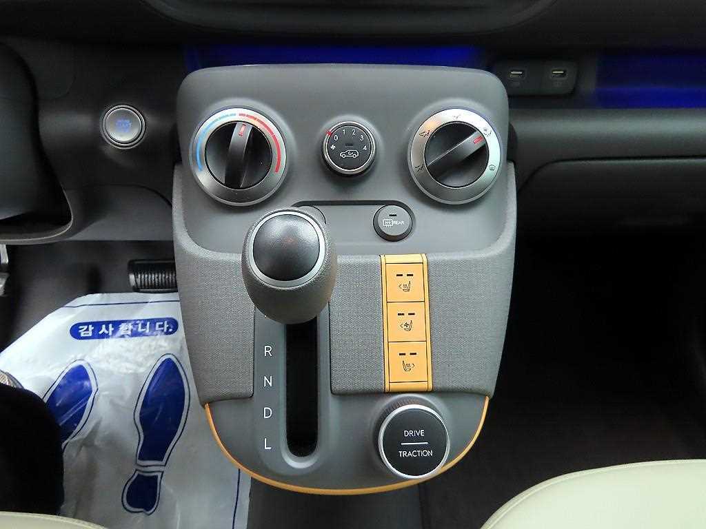 HYUNDAI Casper - Vista 10