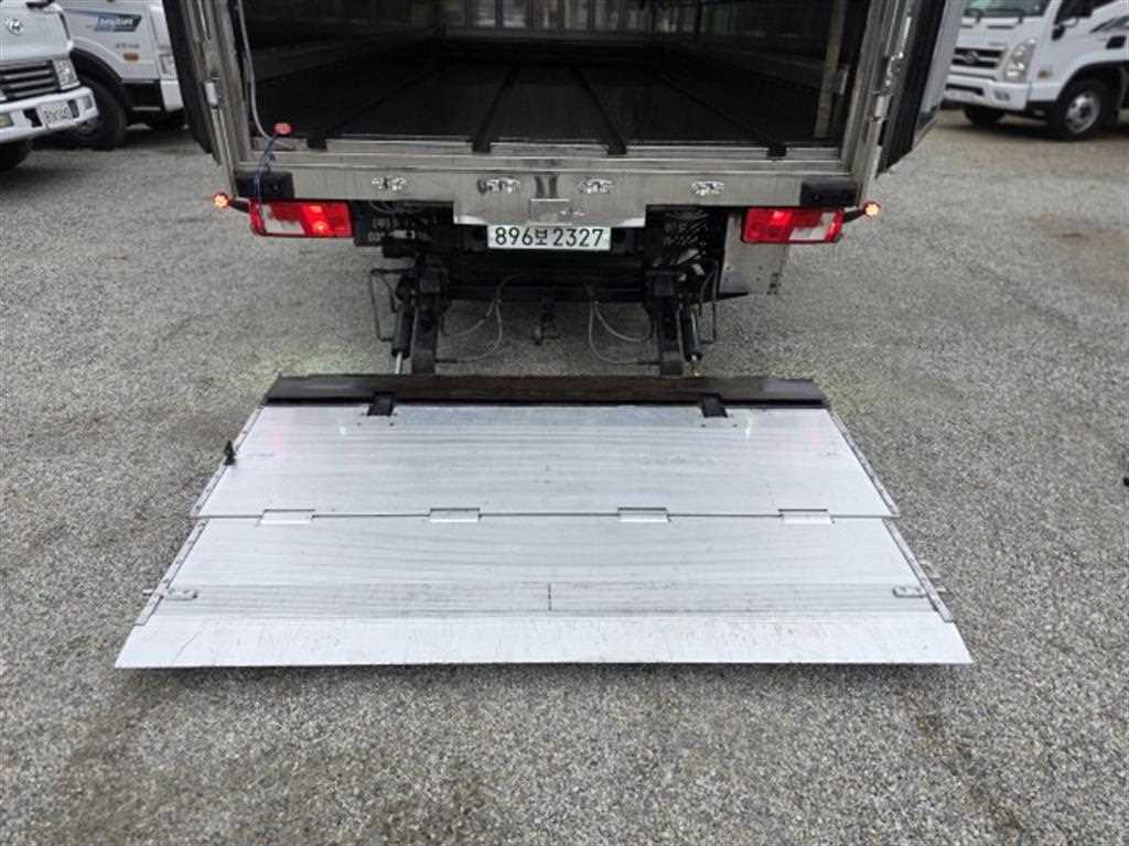 medium and large cargo truck - Vista 8