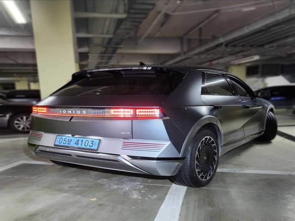 HYUNDAI Ioniq 5 - Vista 3