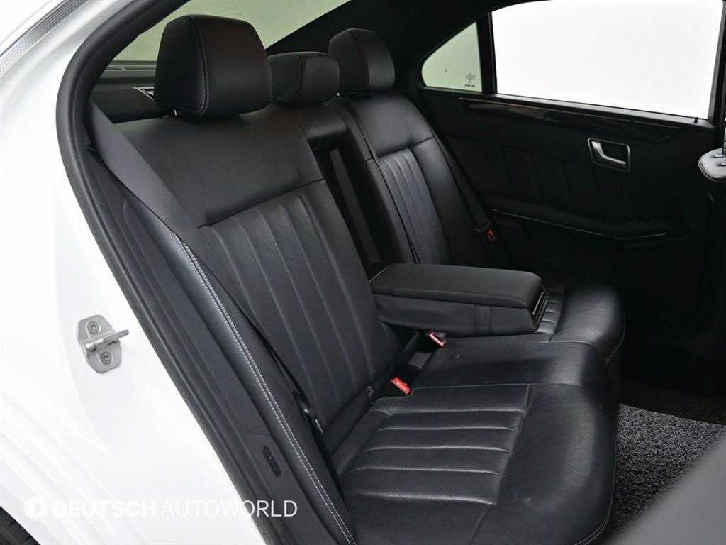 Mercedes Benz E class - Vista 12