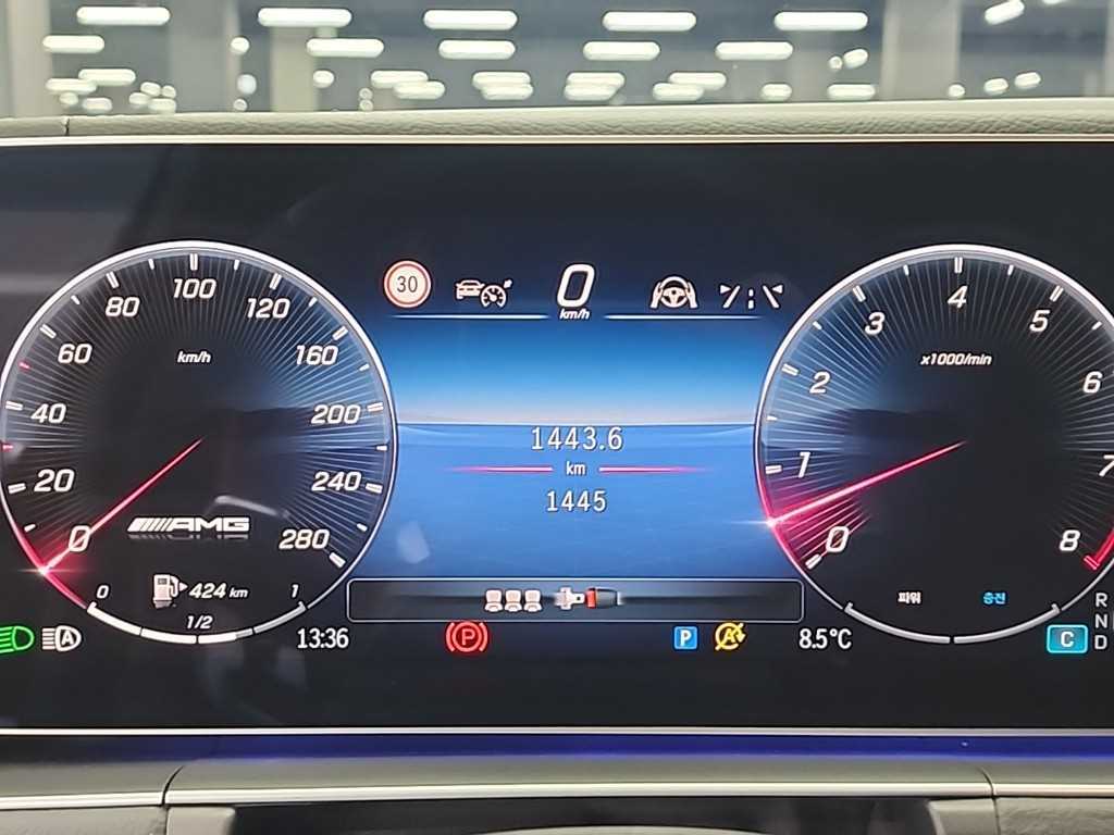 Mercedes Benz GLE Class - Vista 6