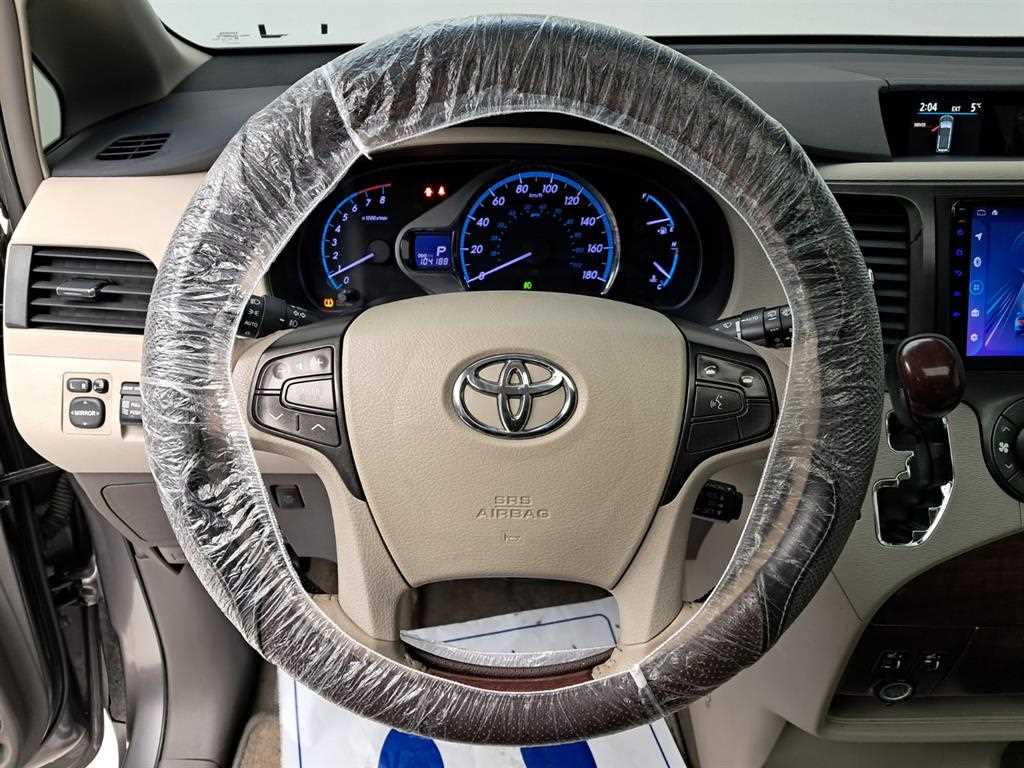 Toyota Siena - Vista 7