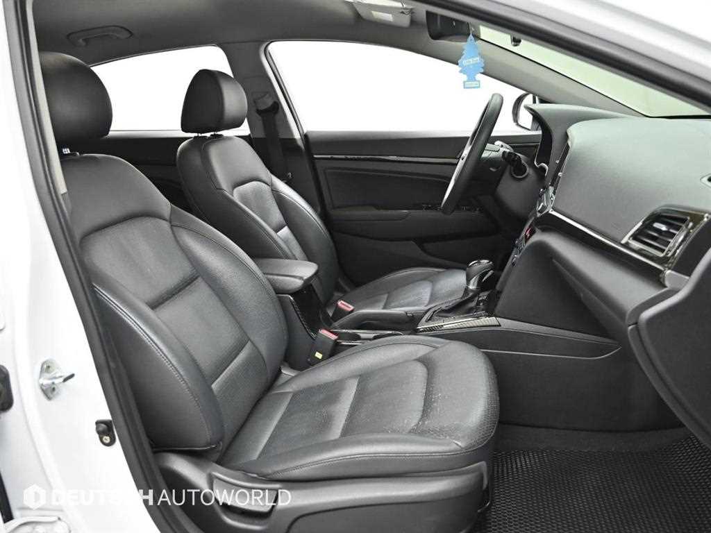 HYUNDAI Avante - Vista 11