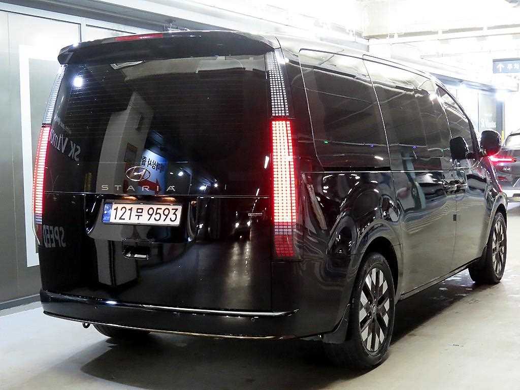 HYUNDAI Staria - Vista 4