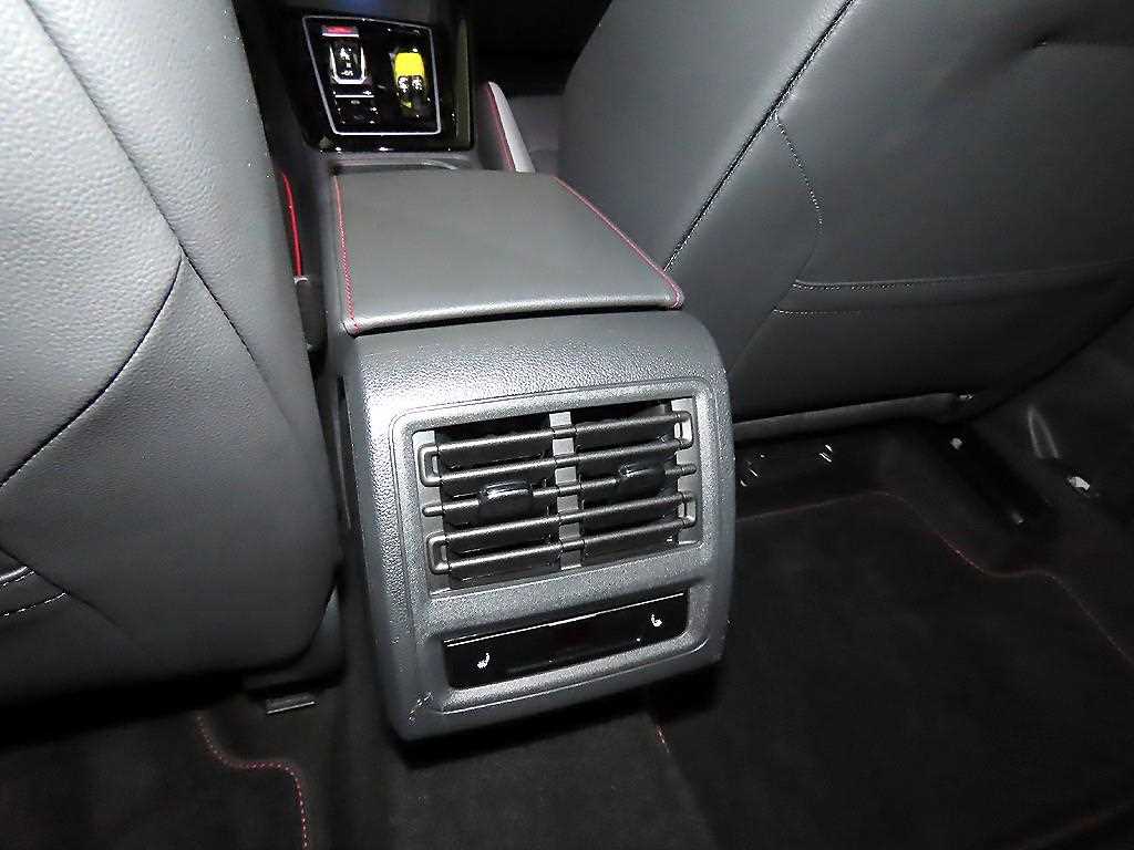 Volkswagen Golf 2023 Blanco - Importación desde Corea - HF Imports Iquique - Foto 15