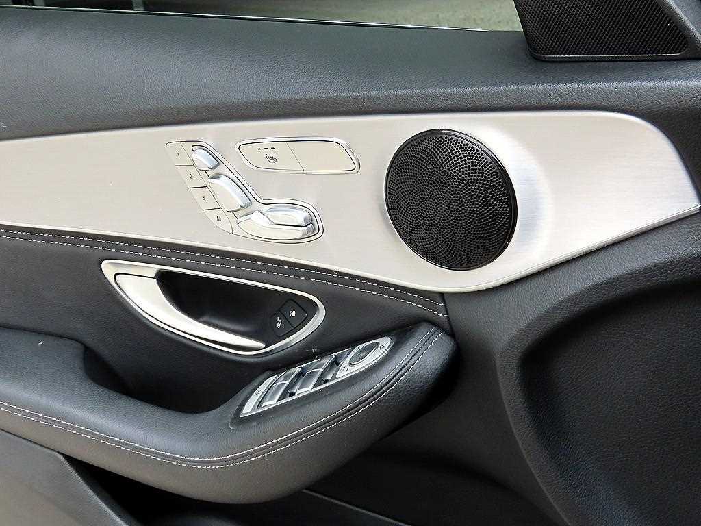 Mercedes Benz C Class - Vista 12