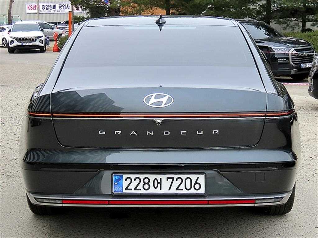 HYUNDAI Grandeur - Vista 4