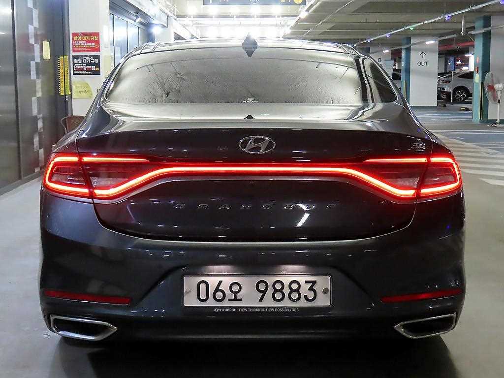 HYUNDAI Grandeur - Vista 2
