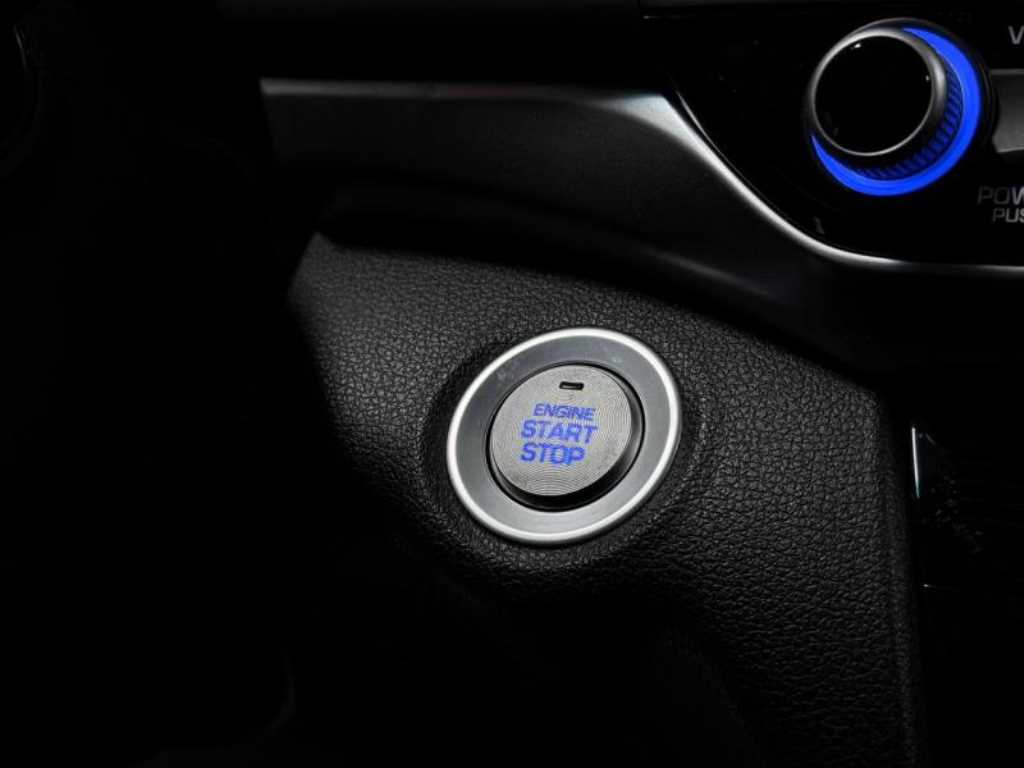 HYUNDAI Avante - Vista 11