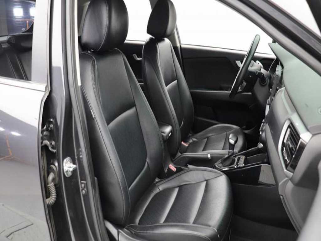 KIA Stonic - Vista 11