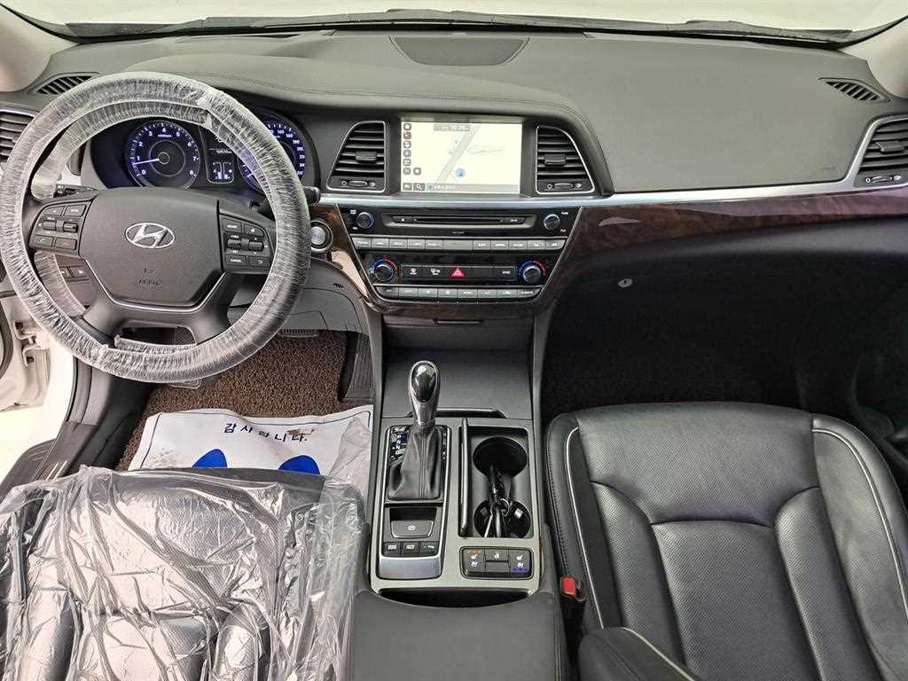 HYUNDAI Aslan - Vista 6