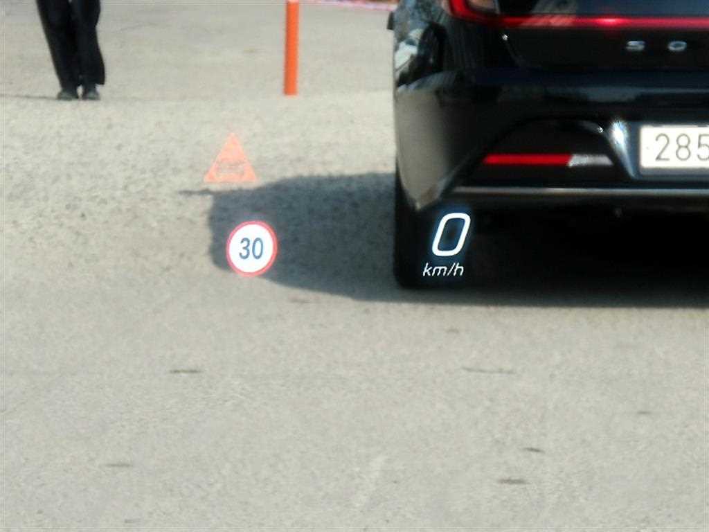 Mercedes Benz GLC Class - Vista 10