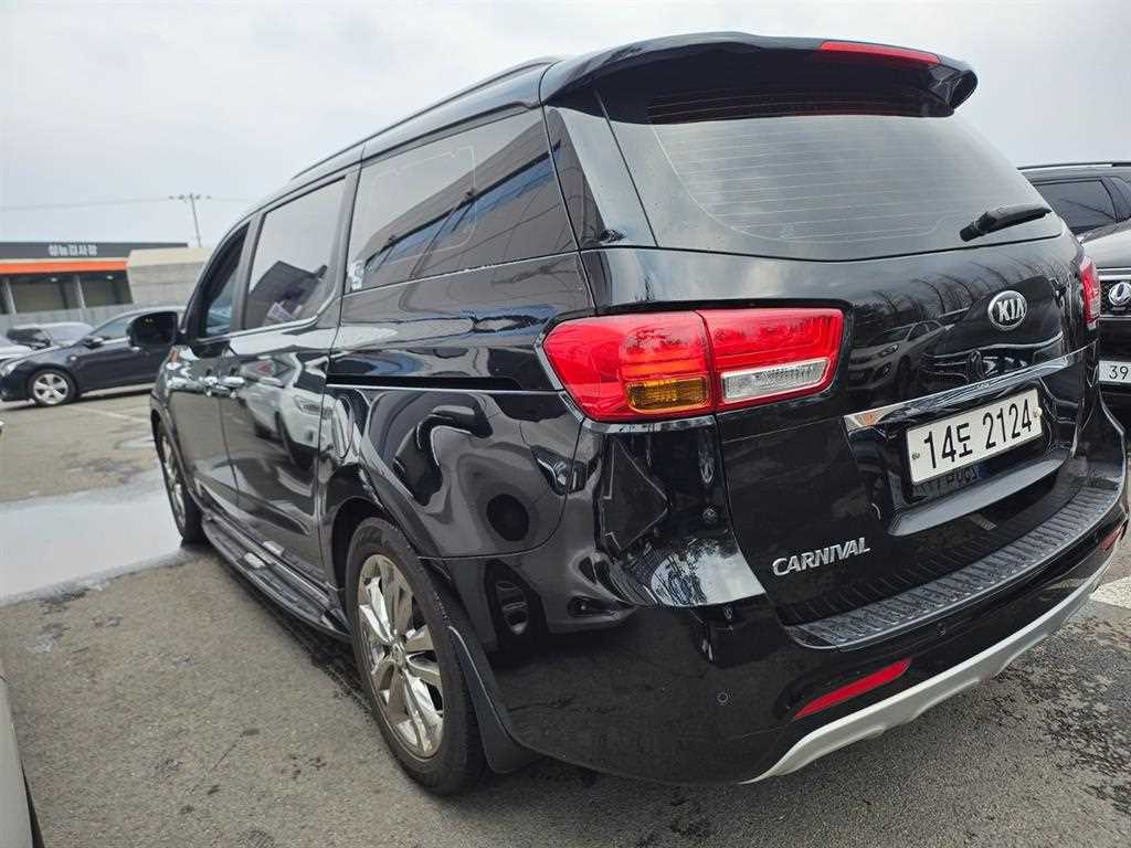 KIA Carnival - Vista 2