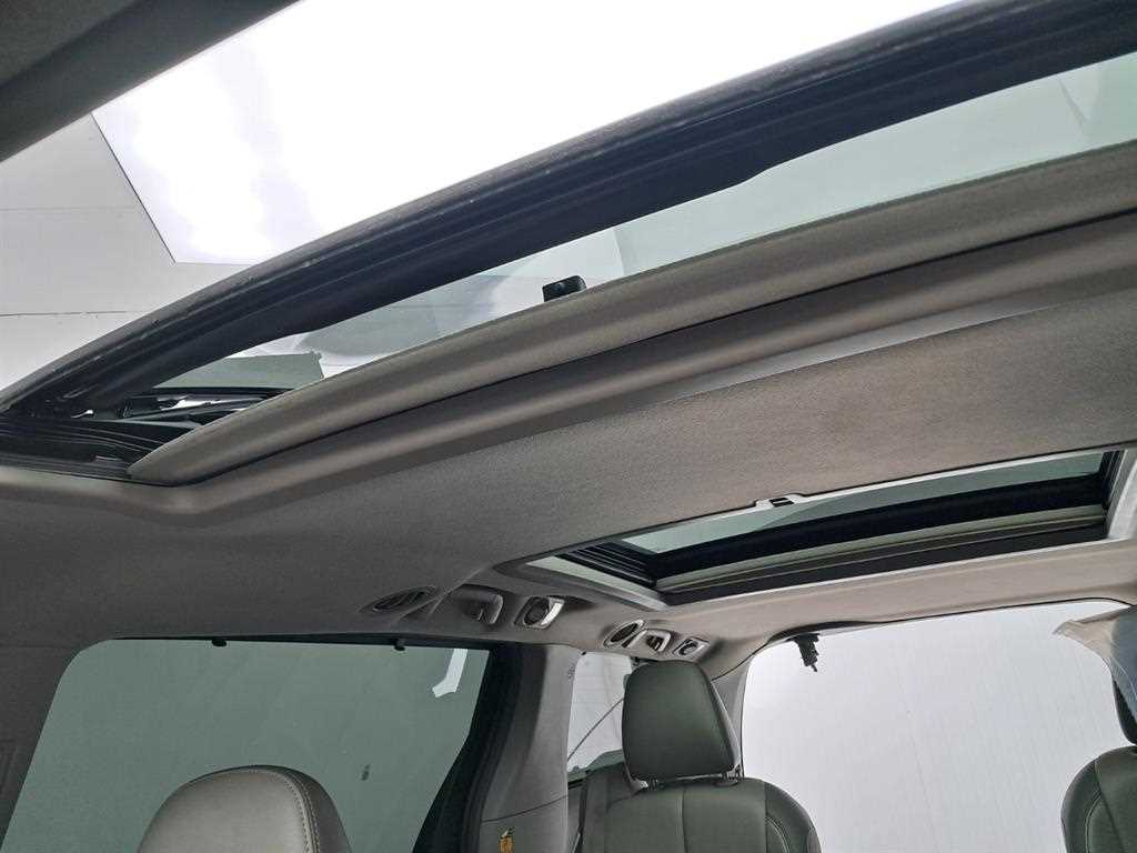 Toyota Siena 2014 Gris - Importación desde Corea - HF Imports Iquique - Foto 16