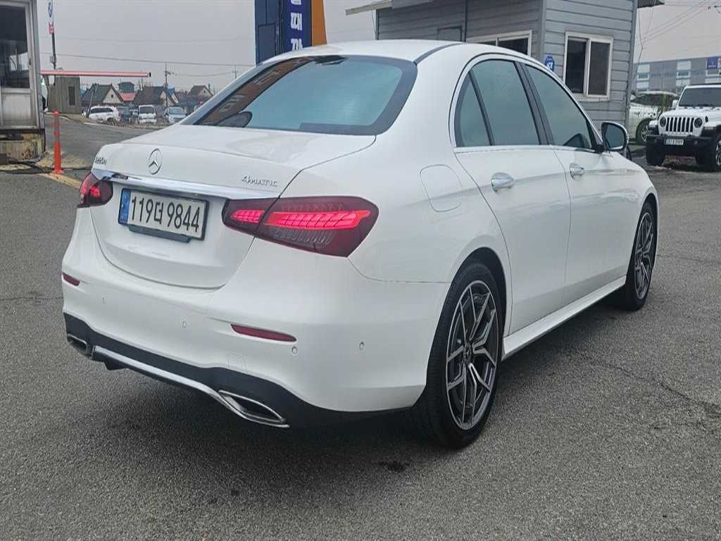 Mercedes Benz E class - Vista 6