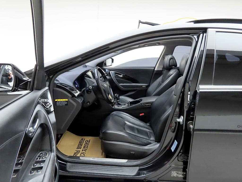 HYUNDAI Grandeur - Vista 12