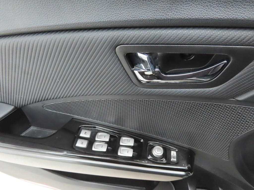 Ssangyong Tivoli - Vista 9