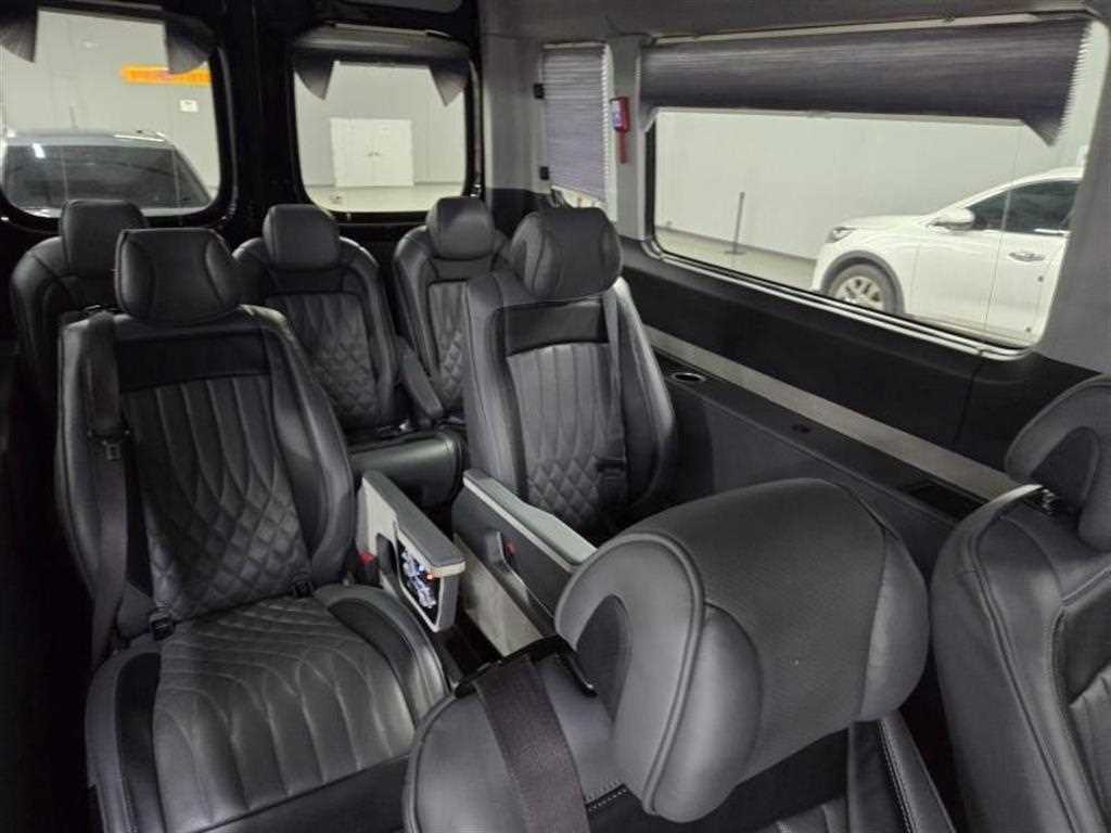 HYUNDAI Solati - Vista 10