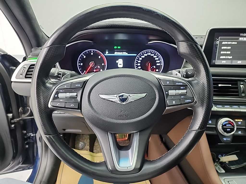 Genesis G70 - Vista 9