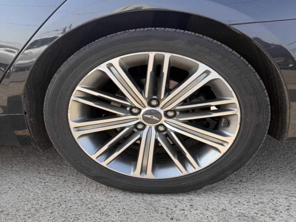 Genesis G80 - Vista 8