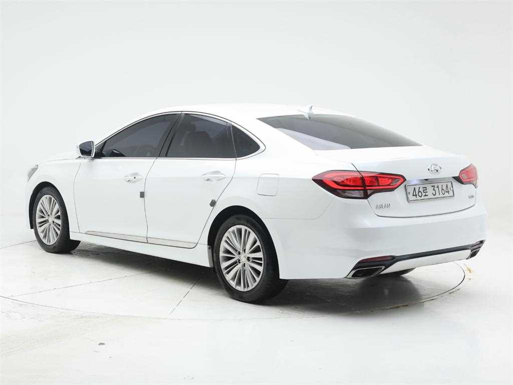 HYUNDAI Aslan - Vista 4