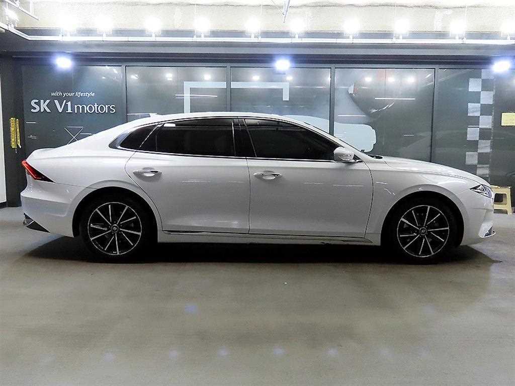 HYUNDAI Grandeur - Vista 3