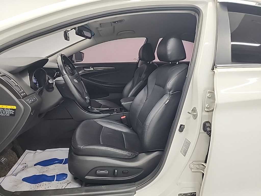 HYUNDAI Sonata - Vista 11