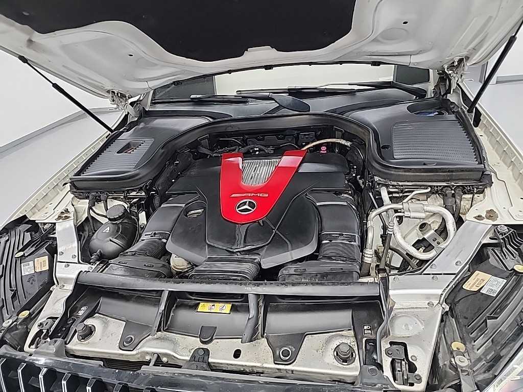 Mercedes Benz GLC Class - Vista 5