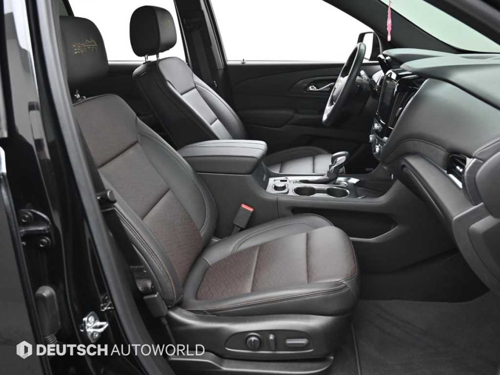 Chevrolet Travers - Vista 10