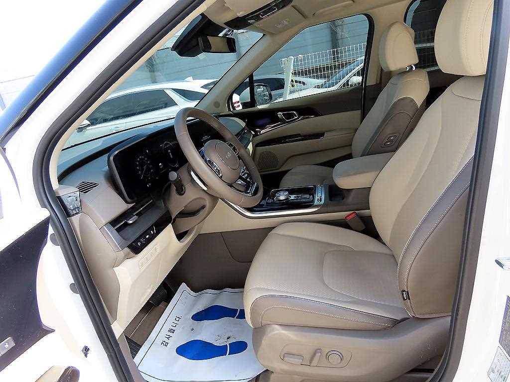 KIA Carnival - Vista 5