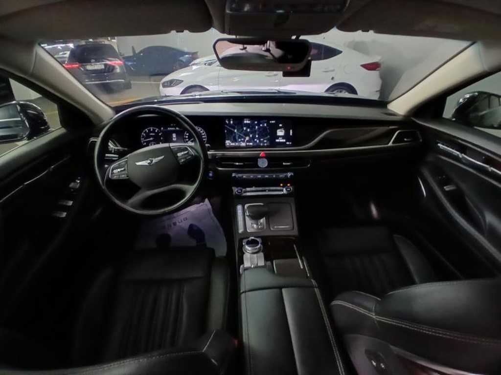 Genesis G90 - Vista 6