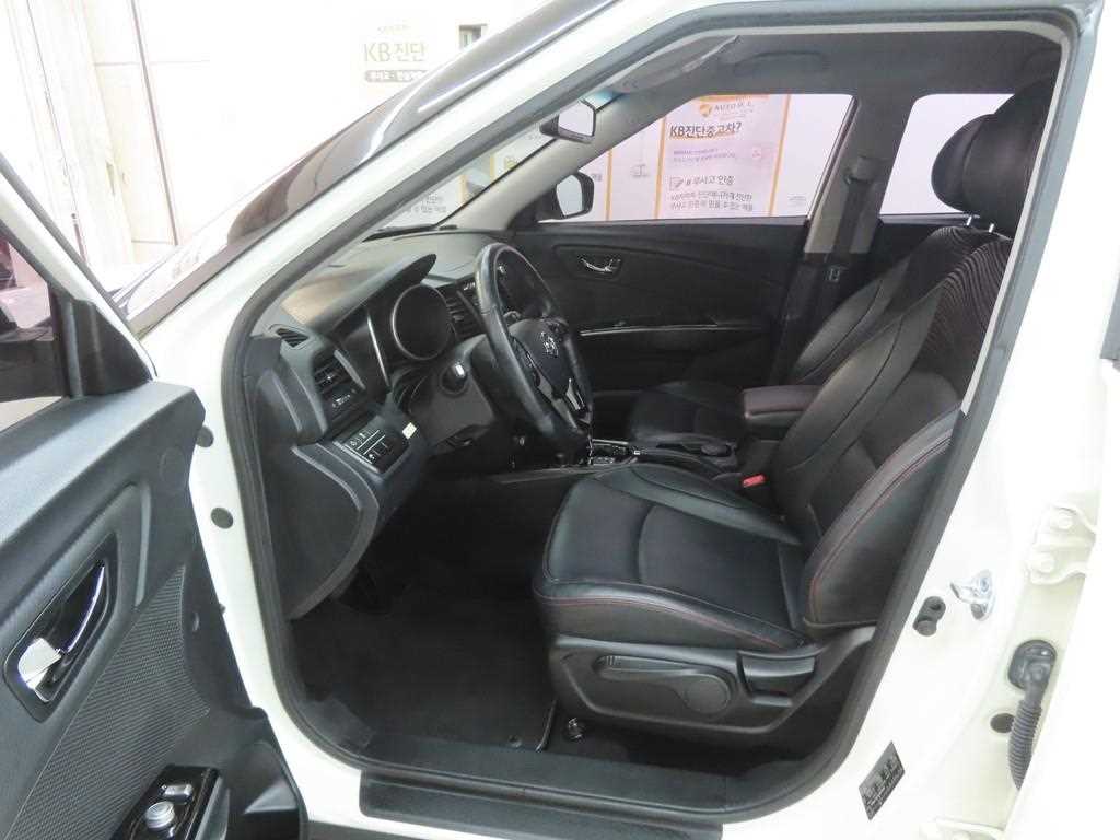 Ssangyong Tivoli - Vista 5