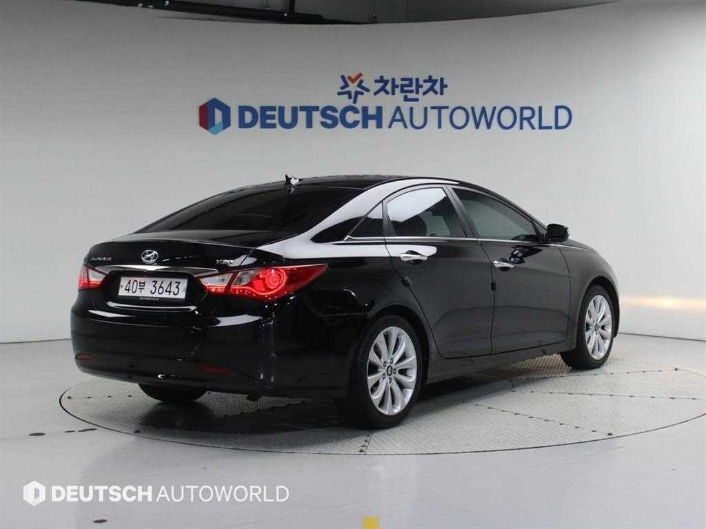 HYUNDAI Sonata - Vista 2