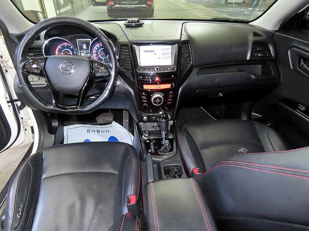 Ssangyong Tivoli - Vista 10