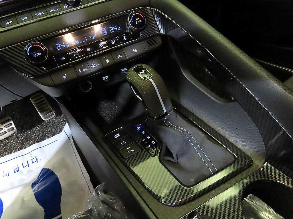 HYUNDAI Avante - Vista 12