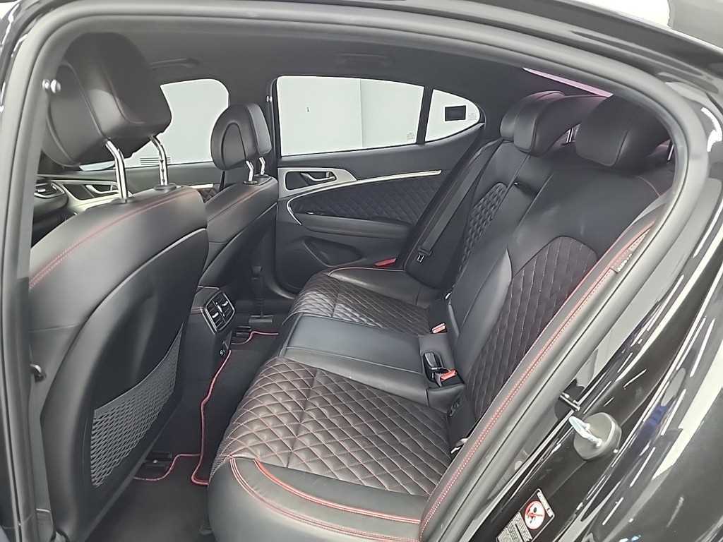 Genesis G70 - Vista 12