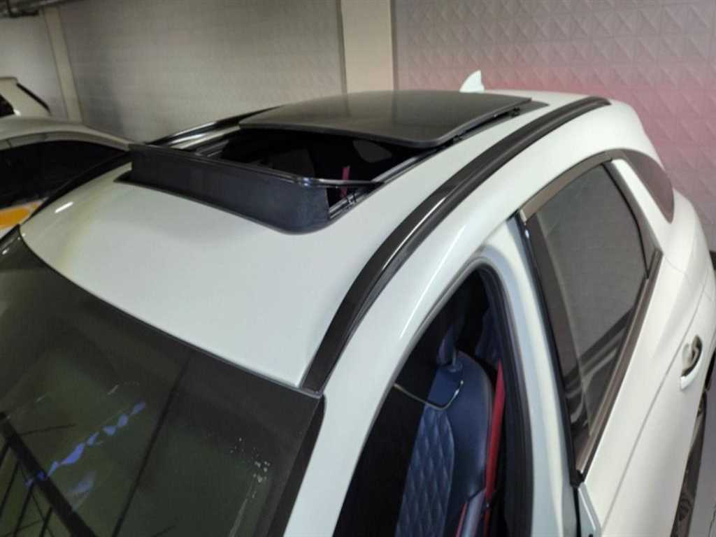 Genesis GV70 - Vista 5