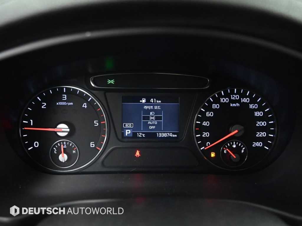 KIA Sorento - Vista 8