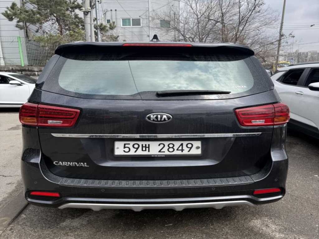 KIA Carnival - Vista 3