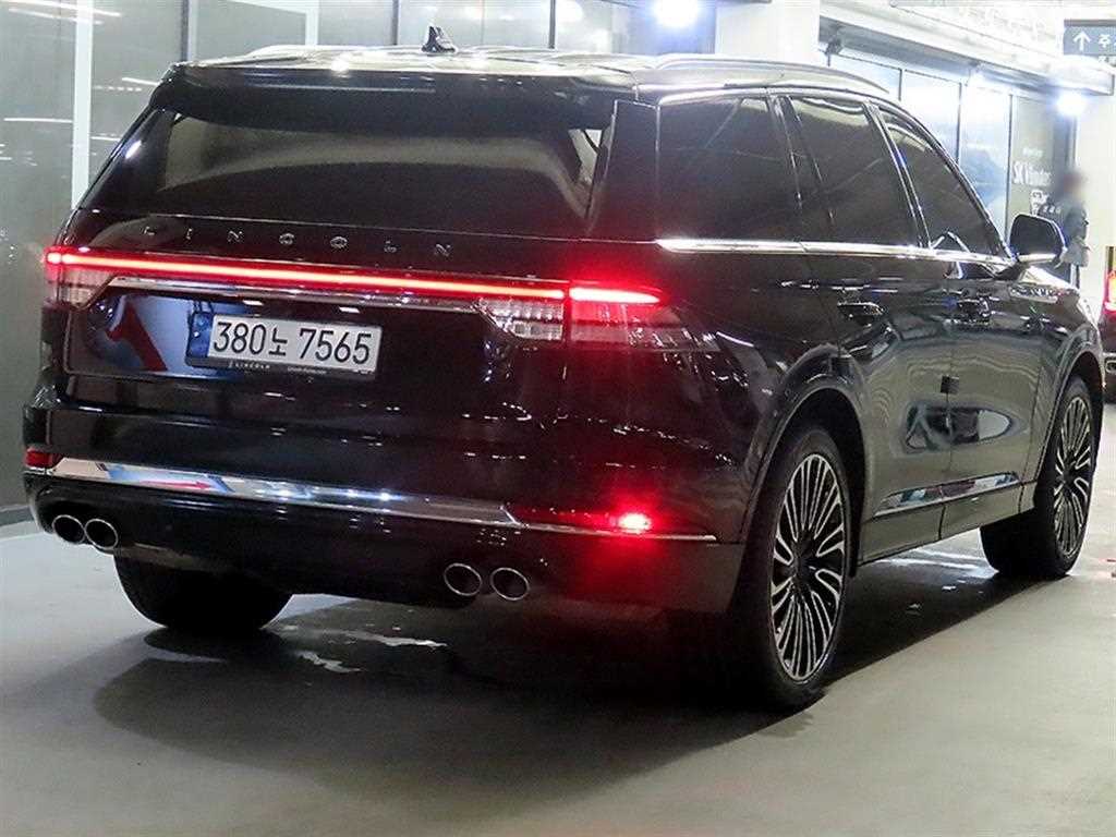 Lincoln Aviator - Vista 4