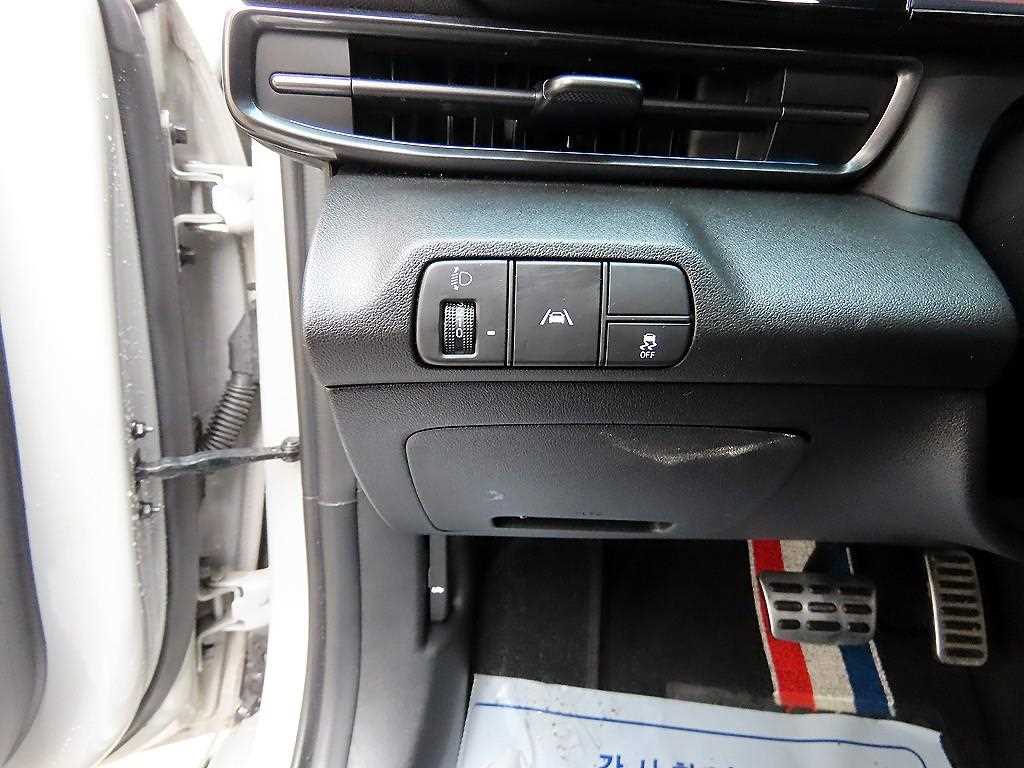 HYUNDAI Avante - Vista 12