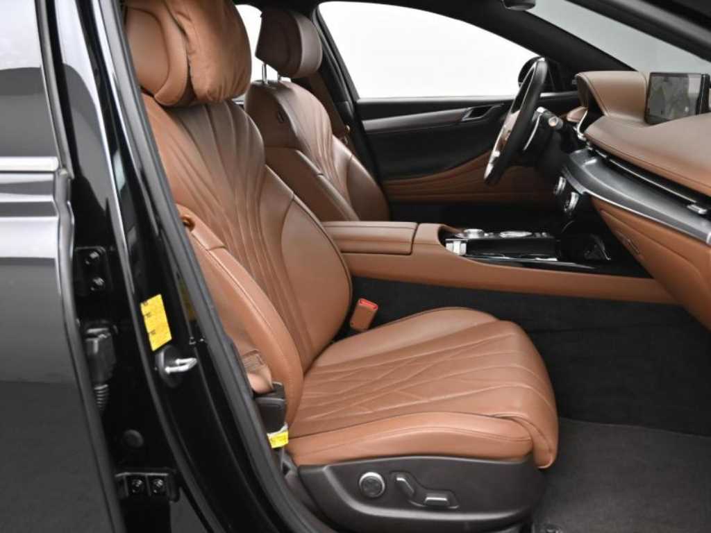 Genesis G80 - Vista 10