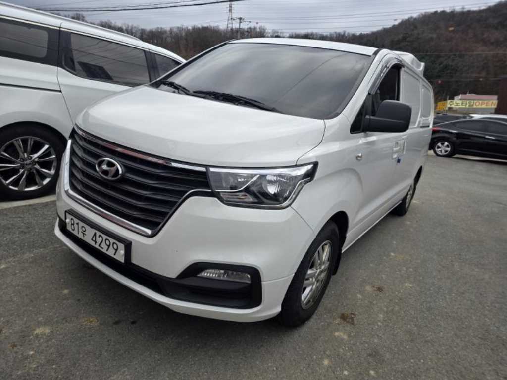 HYUNDAI Starex - Vista 2