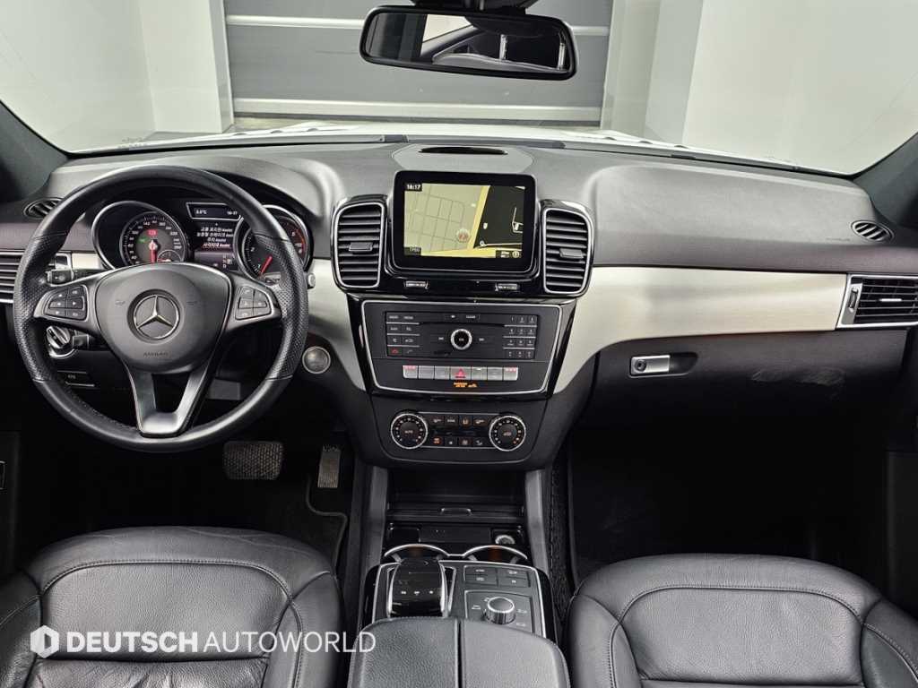 Mercedes Benz GLE Class - Vista 7