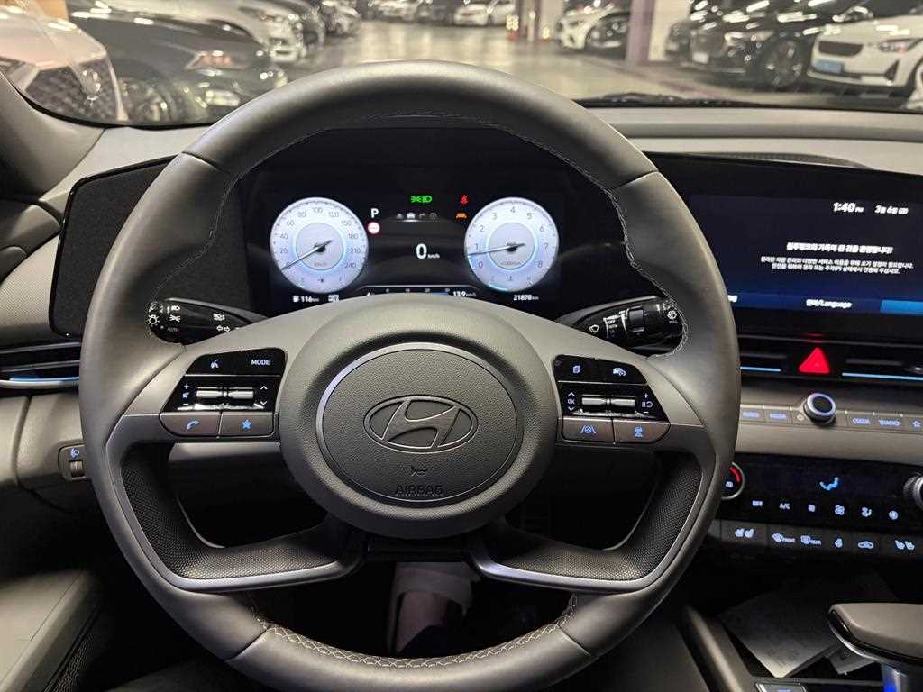 HYUNDAI Avante - Vista 9