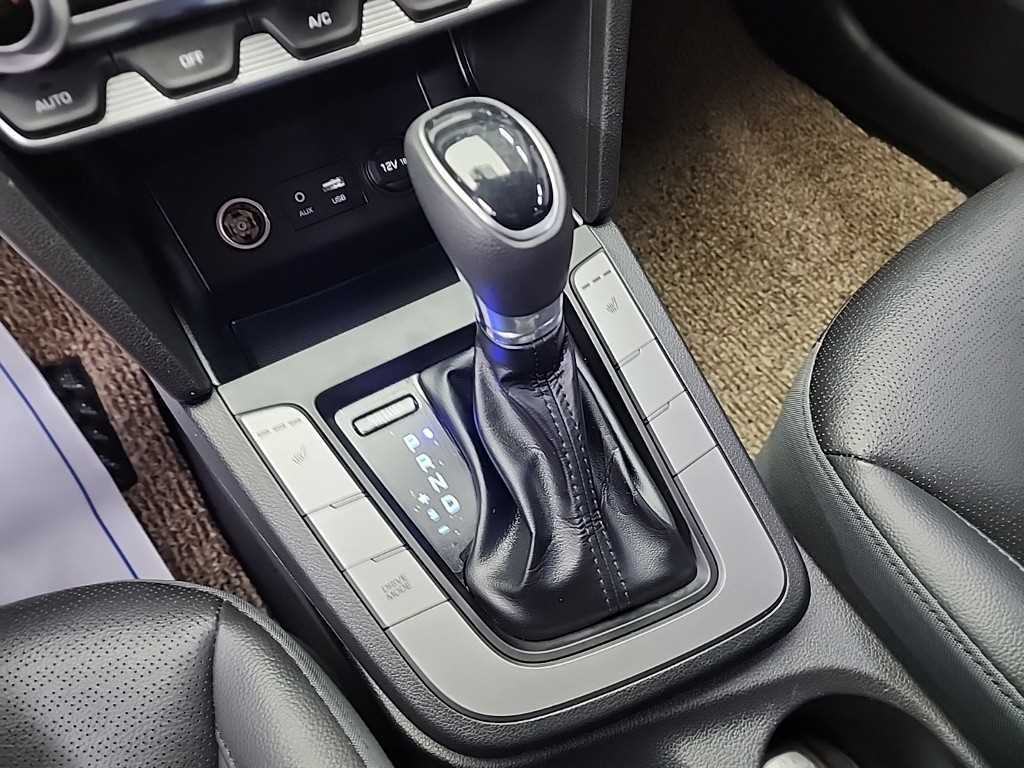 HYUNDAI Avante - Vista 8