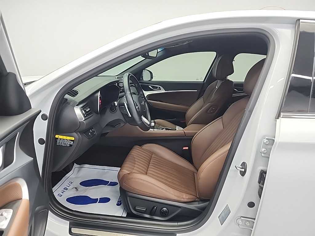 Genesis G70 - Vista 11